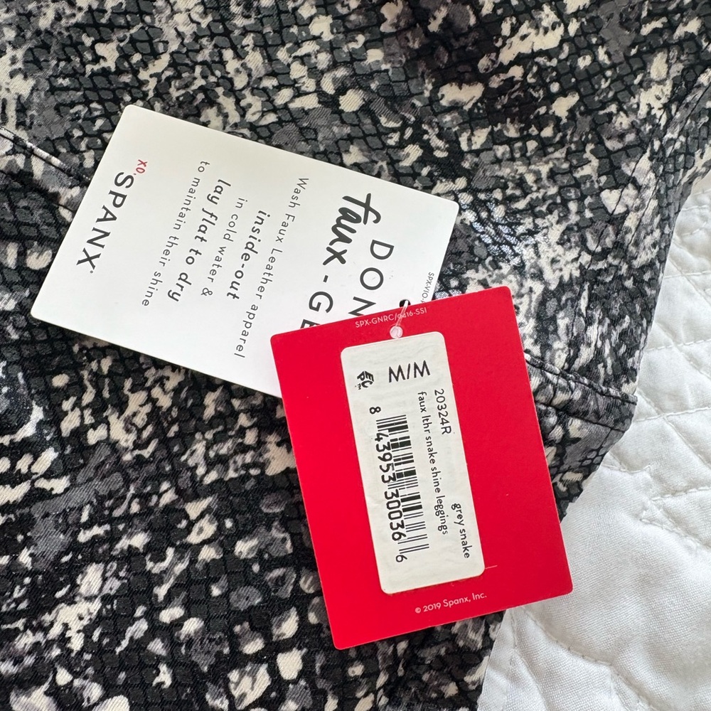 SPANX Black and White faux Snakeskin Leggings MEDIUM